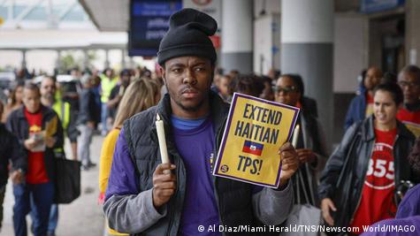 DHS Publica Video de Ciudadanos Haitianos Encadenados Durante Deportación Post-TPS