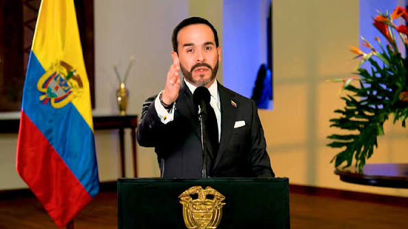 Presidente Colombiano Renueva Cúpula Militar y Demanda Resultados en Seguridad