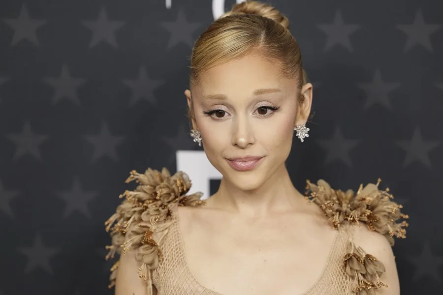 Ariana Grande Critica a Trump por Utilizar su Música en Video Contra Mujeres Trans