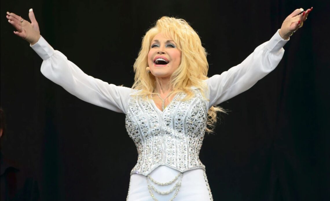 Dolly Parton: Un repaso por sus canciones más emblemáticas y sus inspiradoras historias