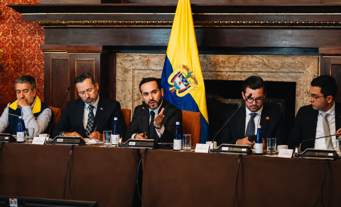 Presidente De La Espriella Urge a Aseguradoras Agilizar Pagos para Reconstrucción Post-Terremoto
