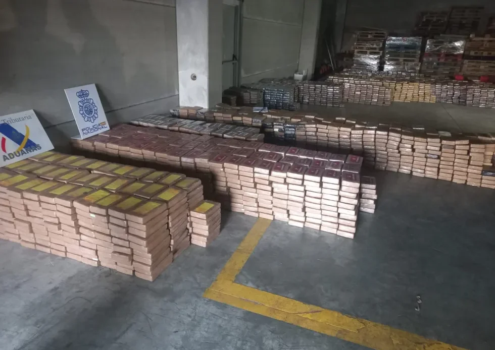 Incautan Cuatro Toneladas de Cocaína y Arrestan a 16 Individuos en el Pacífico Mexicano