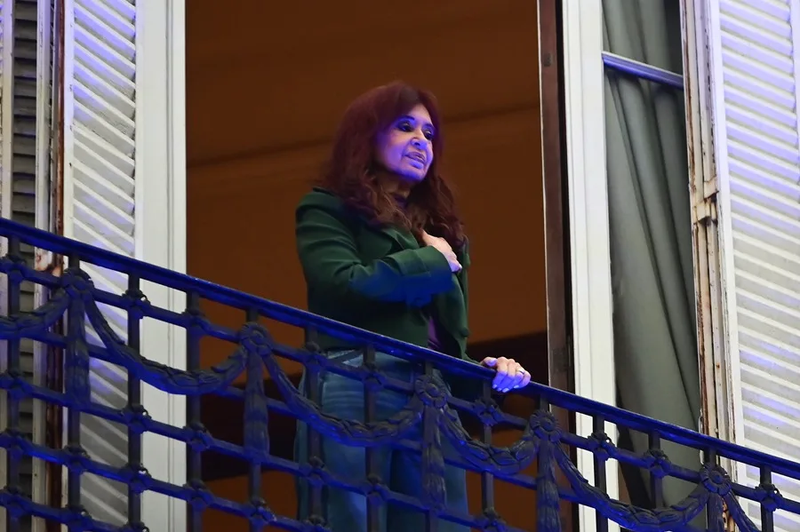 Ordenan Embargo Preventivo de Bienes de Cristina Fernández