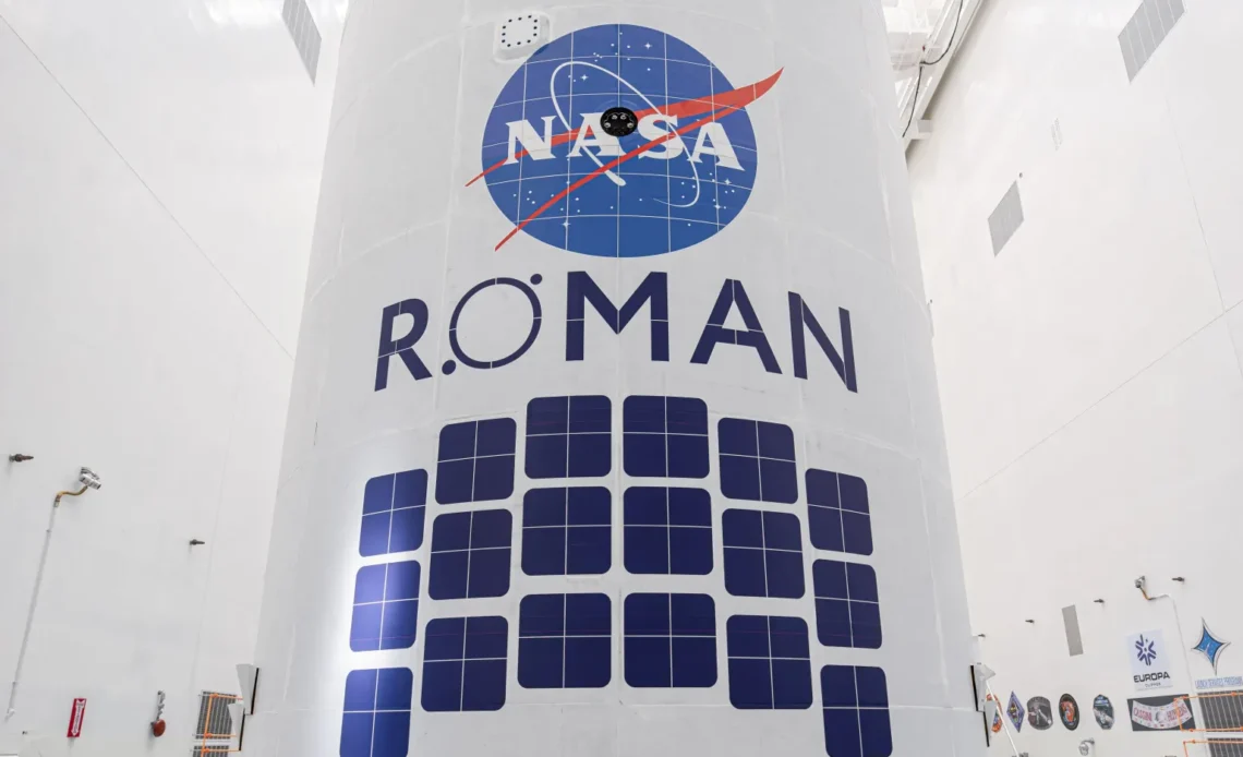 El Telescopio Roman de la NASA, con capacidad para observar miles de galaxias, se prepara para su lanzamiento el domingo
