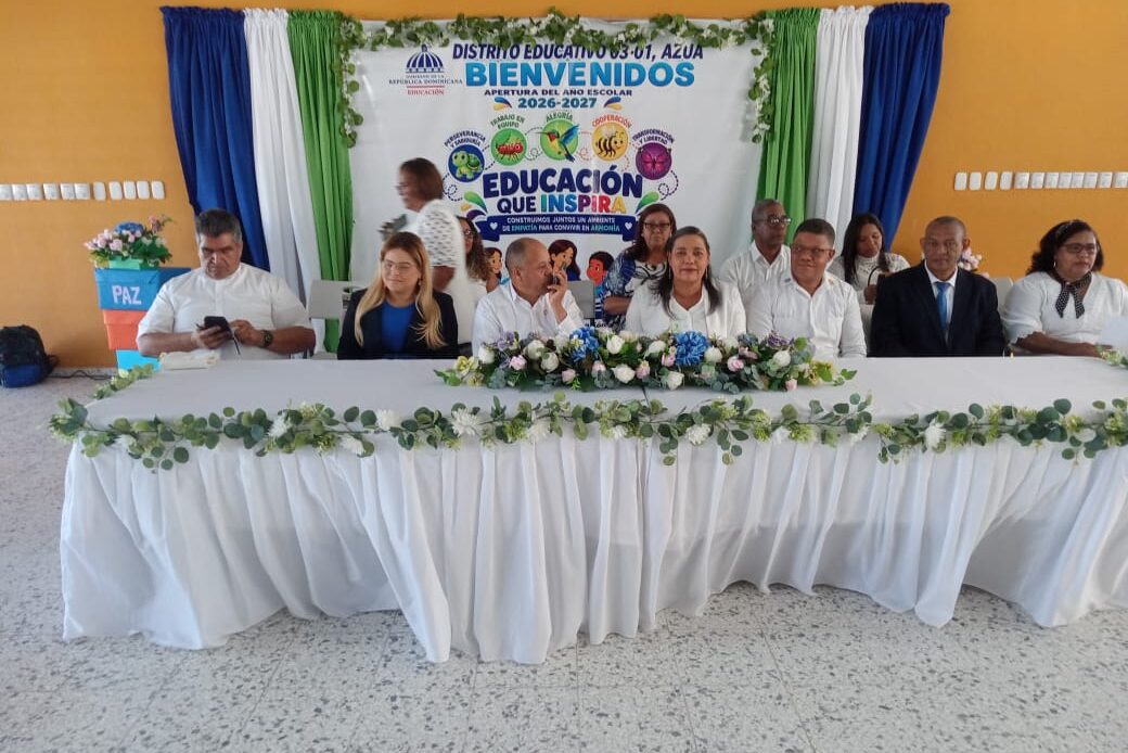 Azua y el Ministerio de Educación Inician Formalmente el Año Escolar 2026-2027