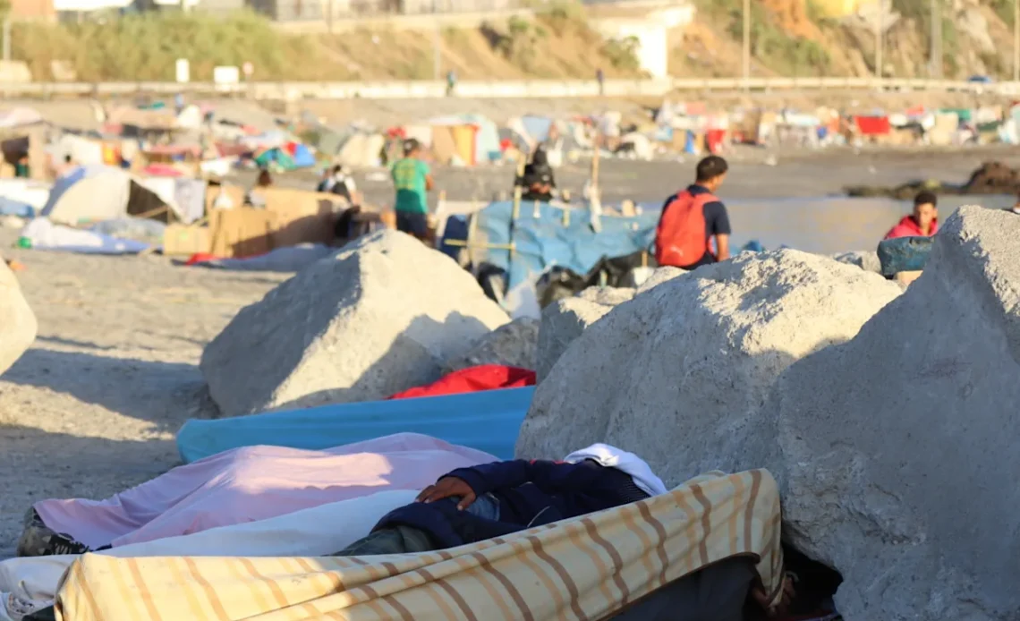 Detenidos doce ciudadanos marroquíes por ataques a militares y disturbios en Ceuta
