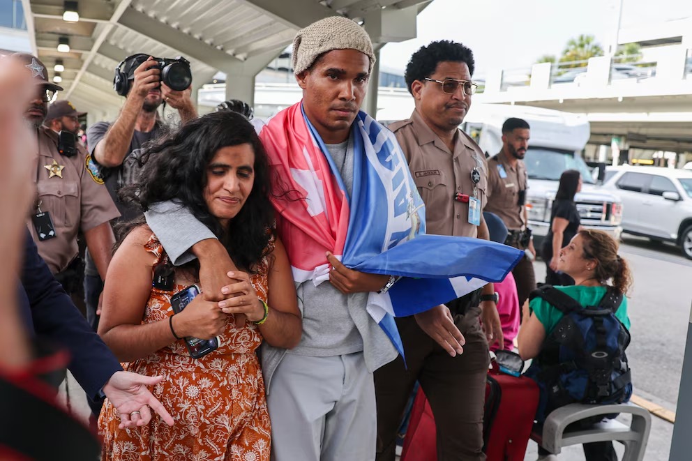 Organización No Gubernamental Reporta Aumento Récord de Prisioneros Políticos en Cuba, Incluyendo a Menor de 13 Años