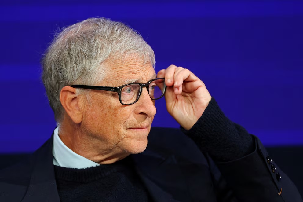 Bill Gates Advierte Sobre el Riesgo de la IA para Millones de Empleos y la Ausencia de un Plan Global