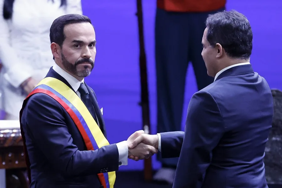 Juez ordena a De la Espriella disculparse públicamente y cuestiona su imparcialidad religiosa