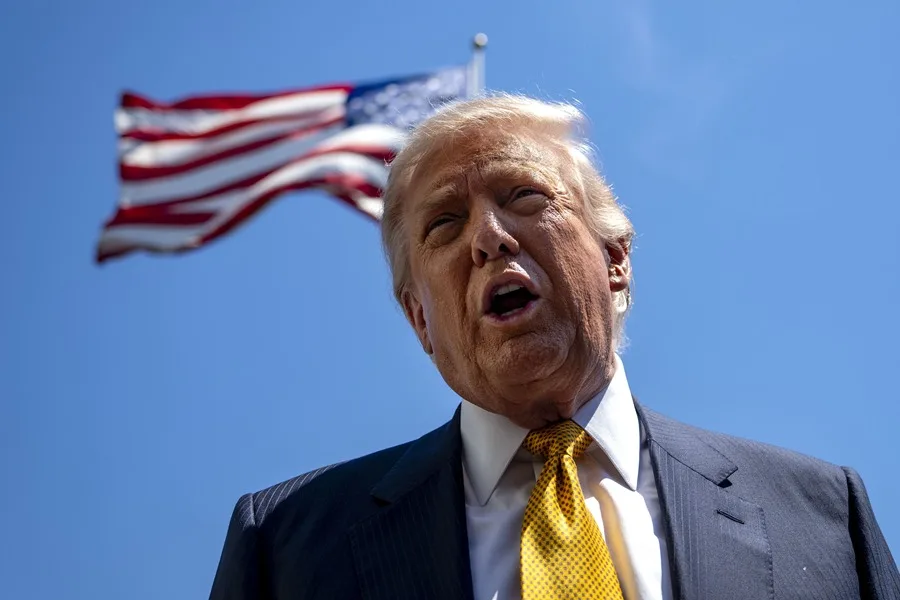 Trump Elimina la Financiación Federal para Tratamientos de Transición de Género en Menores
