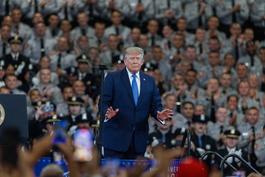 Trump Anuncia Próxima Declaración del Estrecho de Ormuz como Territorio Estadounidense Tras ''Derrotar a Irán''