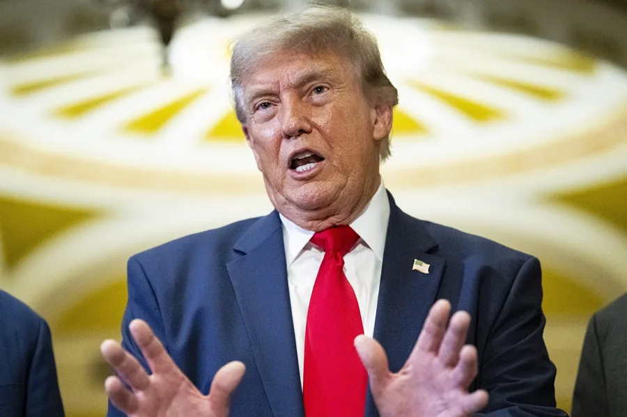 Trump Recibe Aprobación Temporal para Continuar Construcción de Salón de Baile en la Casa Blanca