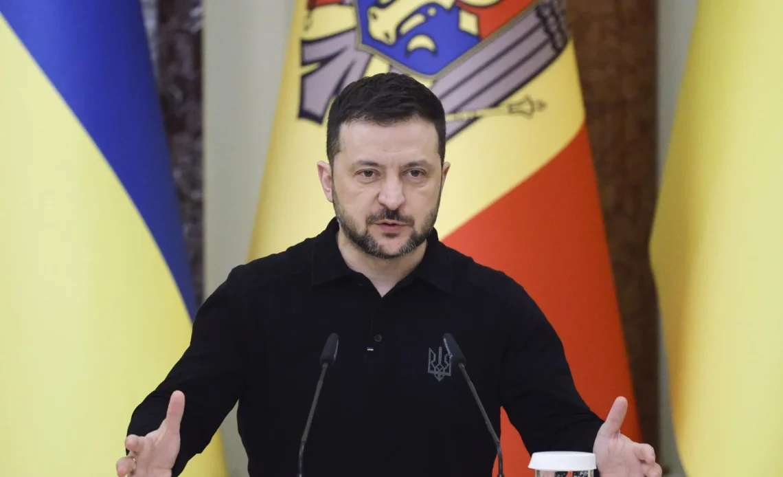 Zelenski Promete Venganza Tras Letal Bombardeo Ruso en su Ciudad Natal