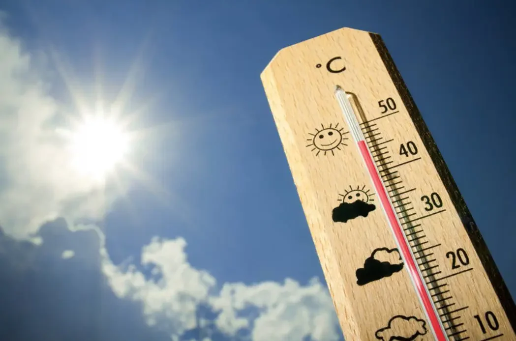República Dominicana: Inicio de Semana con Altas Temperaturas y Riesgos Marítimos