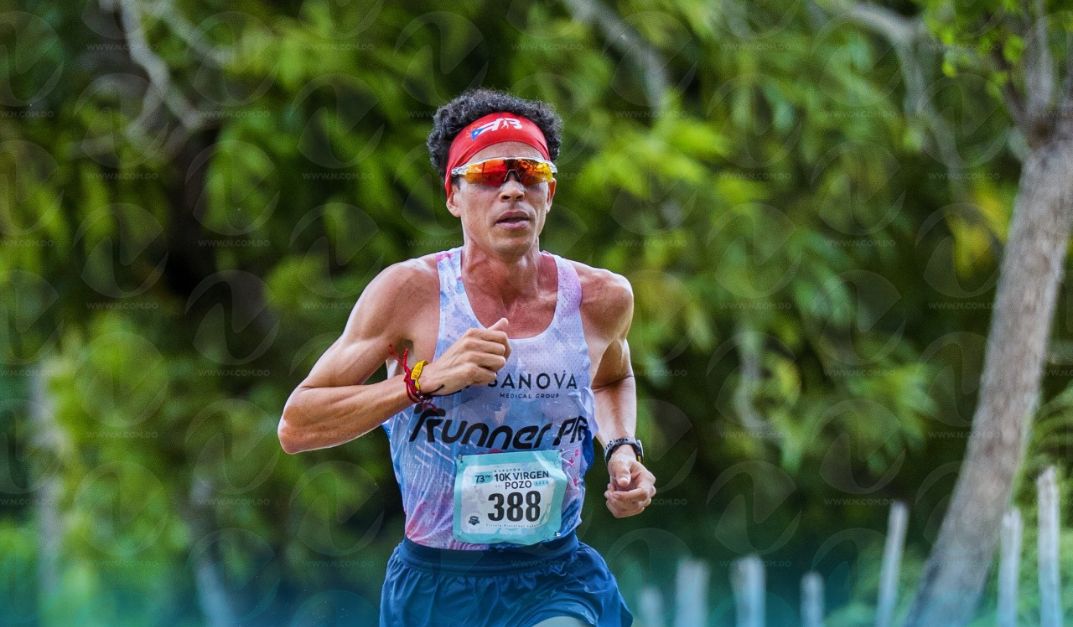 Álvaro Abreu Gana Oro y Establece Nuevo Récord en Medio Maratón para República Dominicana