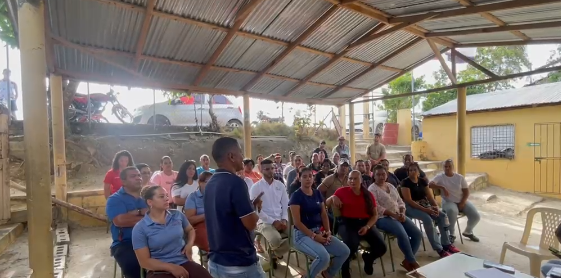 Padres de Jánico Condicionan Regreso a Clases a la Entrega de Nueva Escuela