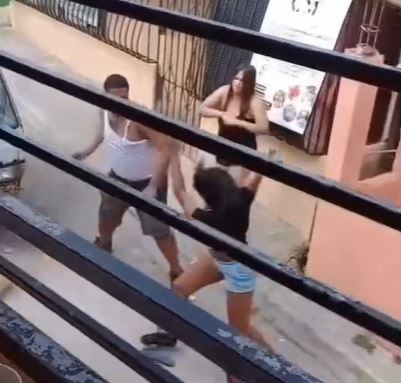 Video Muestra Presunta Agresión a Mujer en Vía Pública de Simón Bolívar