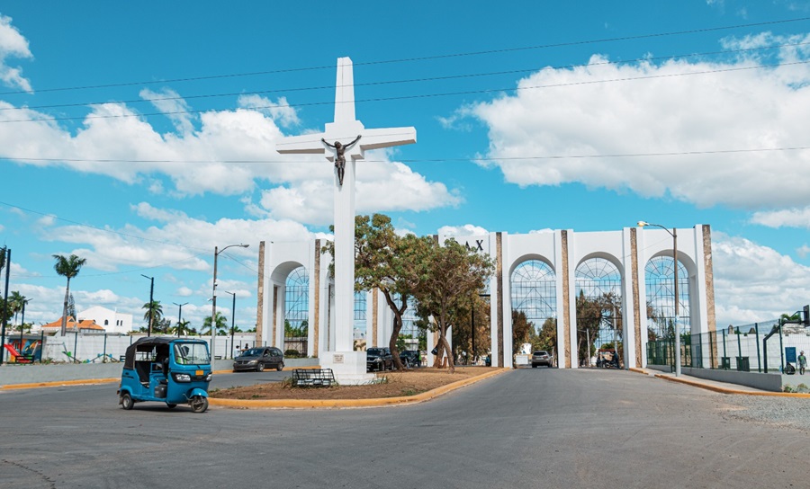 Casos en República Dominicana reavivan el debate sobre el uso de cementerios como refugio o morada