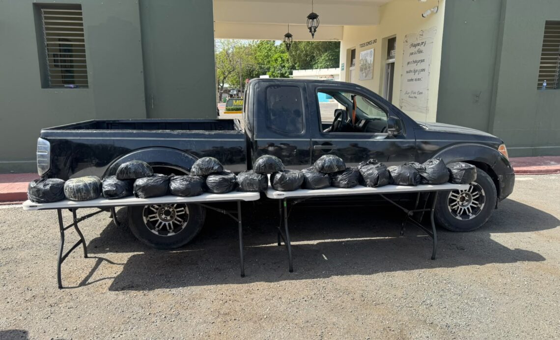 Confiscadas 84 Libras de Sustancia Sospechosa de Marihuana en Azua, Ocultas en Vehículo
