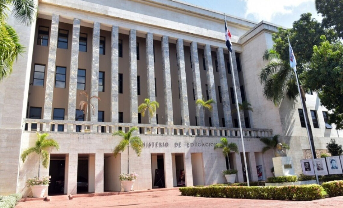 MINERD Confirma Plena Cobertura Docente para el Ciclo Escolar 2026-2027