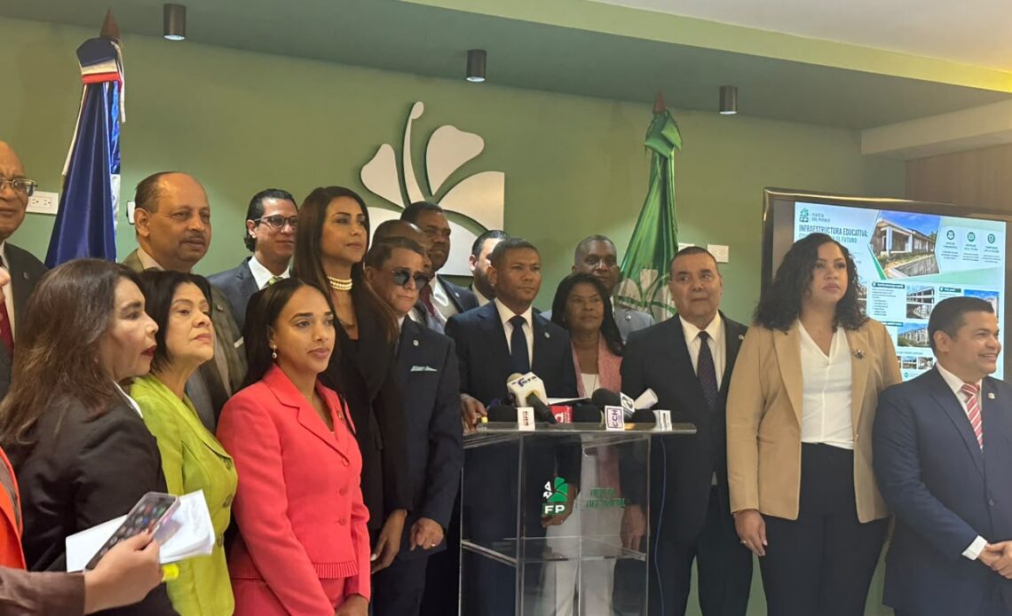 Denuncian Disminución del 67% en Inversión Escolar y Retraso en Aulas entre 2014 y 2025