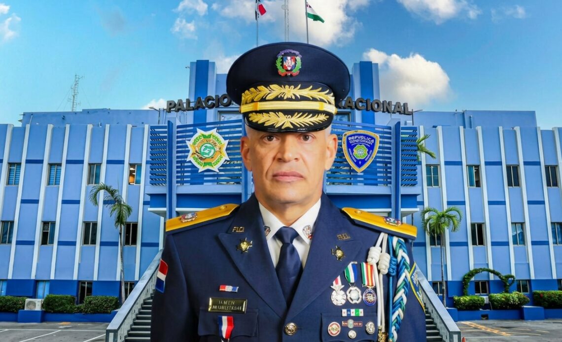 Ernesto Rodríguez García Asume la Dirección General de la Policía Nacional: Un Perfil Detallado