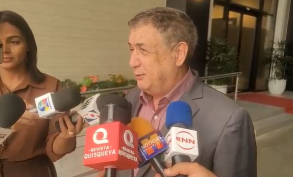 Gustavo Sánchez Pone en Duda la Demora en Reajustes Gubernamentales y Critica la Gestión Energética