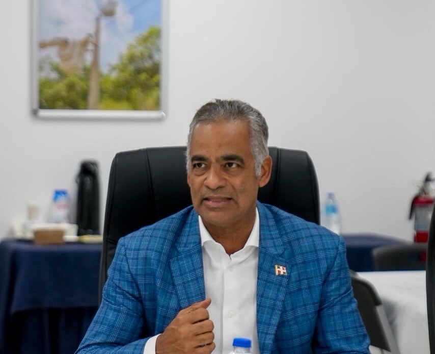 Gobierno Dominicano No Prevé Aumento en la Tarifa Eléctrica, Afirma Ministro de Energía