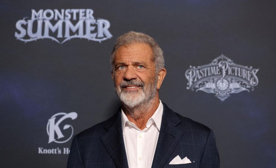Mel Gibson Bajo Escrutinio por Gestos Detrás de Intérprete de Lengua de Señas