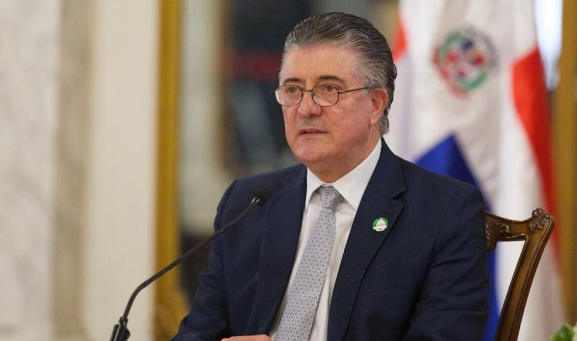 Roberto Santana Confirma Extirpación de Lesión Maligna en la Vejiga