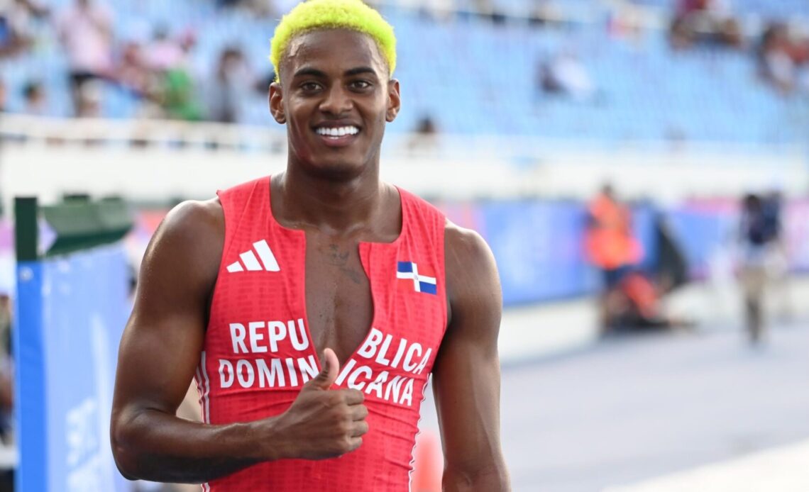 Alexander Ogando Obtiene Medalla de Plata en los 200 Metros de Santo Domingo 2026