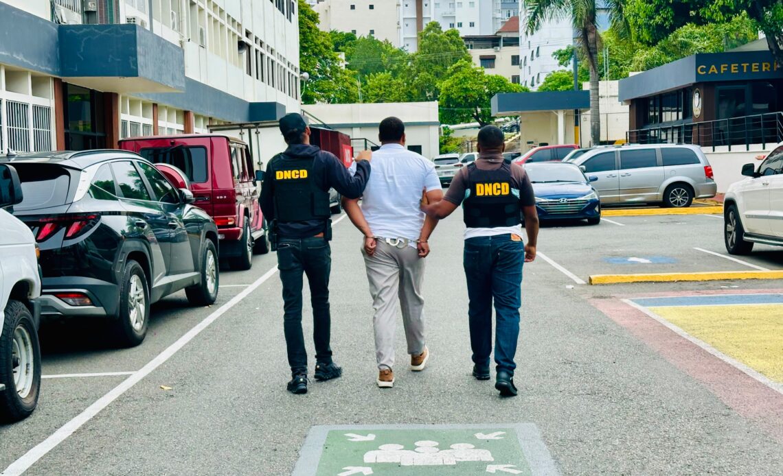 DNCD Detiene a Individuo con Presunta Marihuana en Operativo del Distrito Nacional
