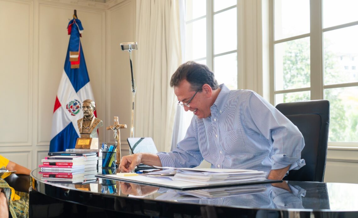 Ministro Bisonó y Senador Rubio Dialogan sobre Comercio e Inversiones Estratégicas