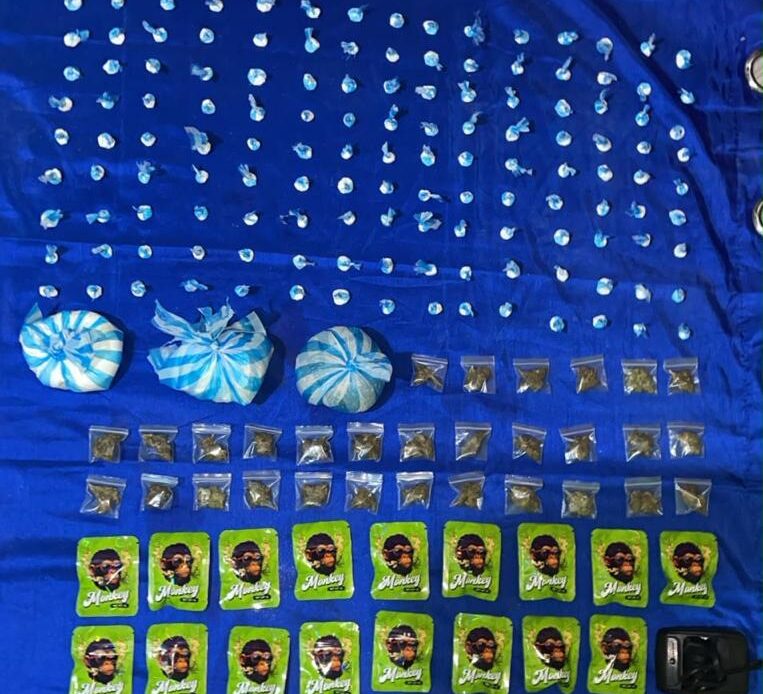 Operativo Antidrogas en Boca Chica: 15 Detenidos y Más de Cinco Kilogramos de Sustancias Ilícitas Incautadas