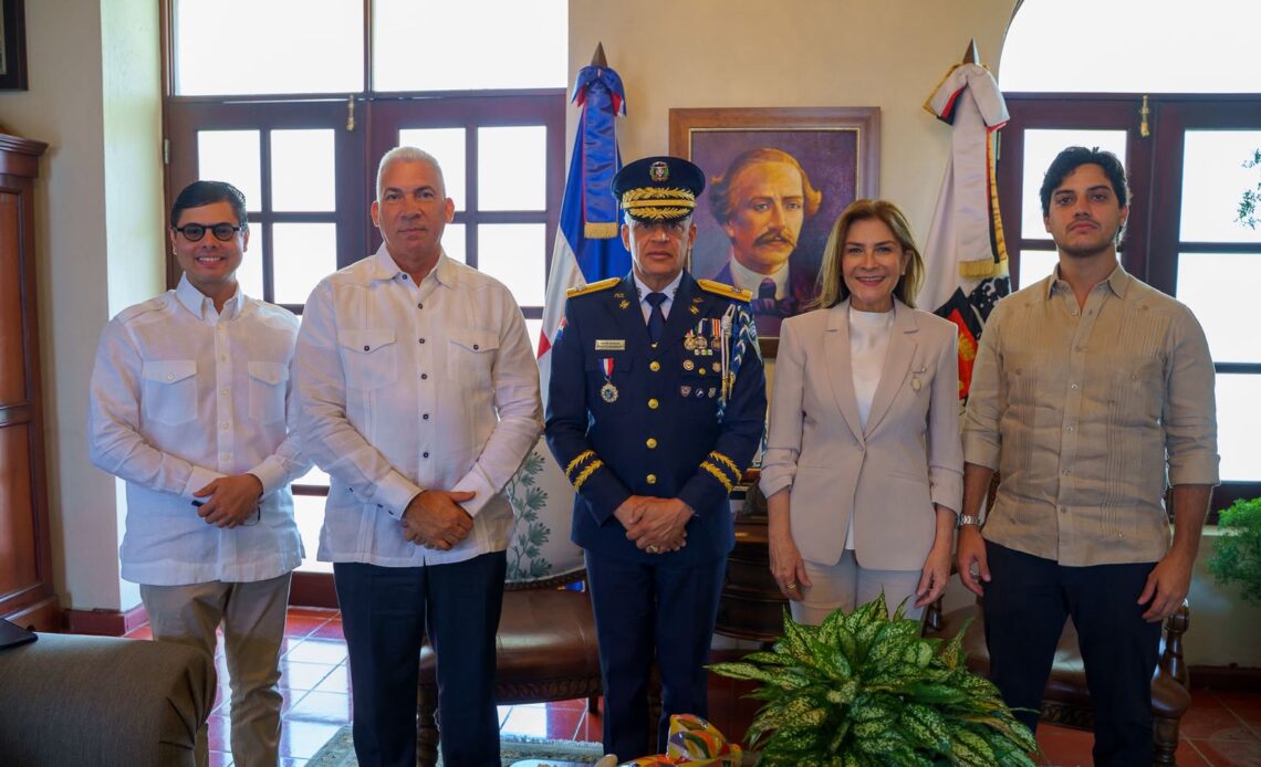 Policía Nacional y Alcaldía de Santo Domingo Unen Esfuerzos para la Seguridad Ciudadana