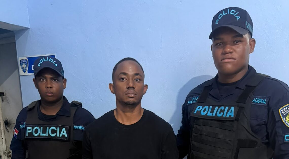 Supuesto Implicado en Asalto a Familia de Embajador Holi Matos se Rinde Ante Autoridades
