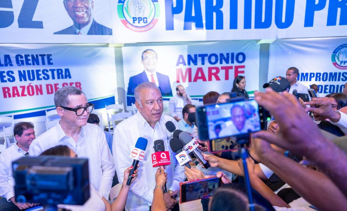 Ministro Bautista insta a partidos a despolitizar la educación