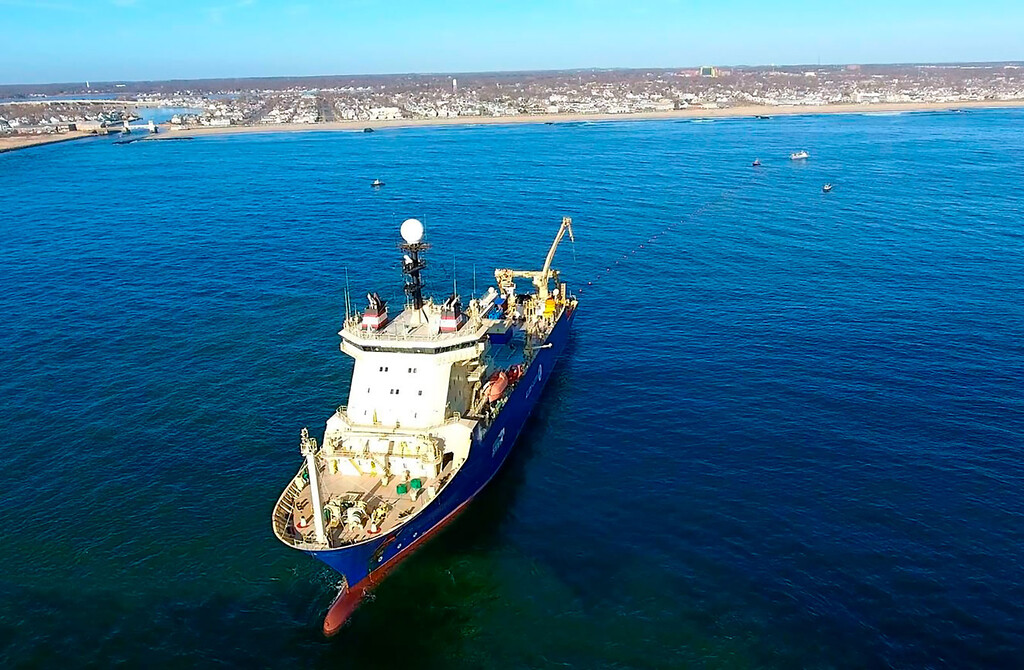 Investigación en Australia por Fallos Simultáneos en Cables Submarinos y la Sospechosa Presencia de un Barco
