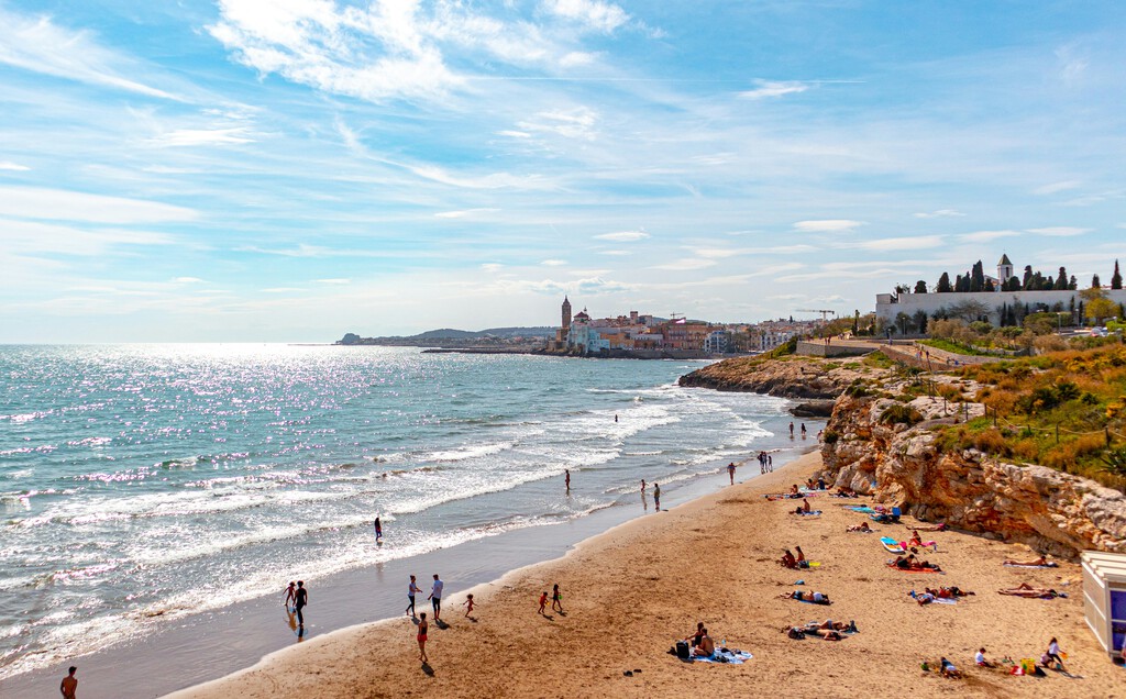España se acerca a los 100 millones de turistas, pero el calor extremo amenaza el objetivo