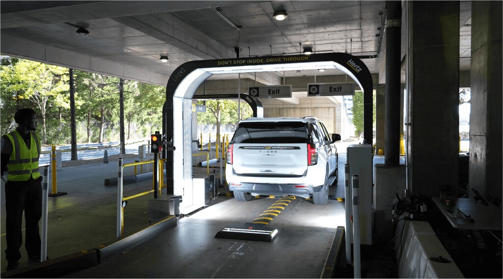 Cliente de Hertz Recibe Factura de 400 Dólares por Raspón Detectado por Inteligencia Artificial en Coche de Alquiler