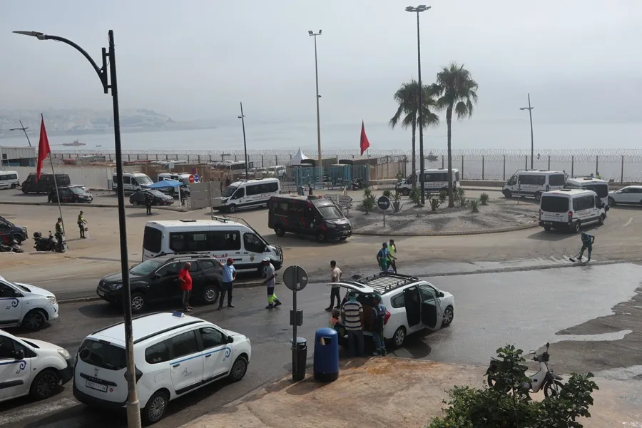 Normalidad Retorna a la Frontera Marroquí-Ceuta Tras Crisis Migratoria con Decenas de Fallecidos