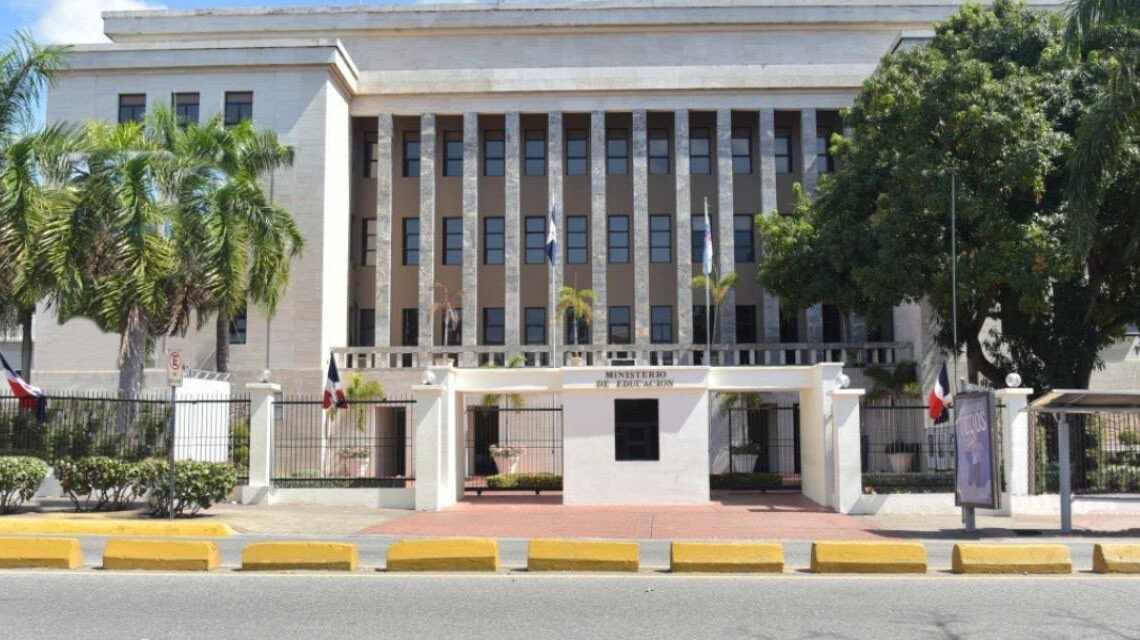 MINERD Afirma que el Pago de Incentivos a Docentes Procede Según lo Acordado con la ADP