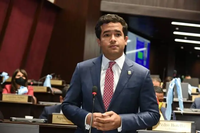 Omar Fernández Resalta el Aumento Sustancial de Estudiantes Haitianos en Aulas Dominicanas