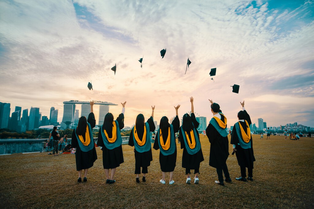 Guerra por el Talento en IA: Tecnológicas Chinas Reclutan Investigadores Antes de su Graduación