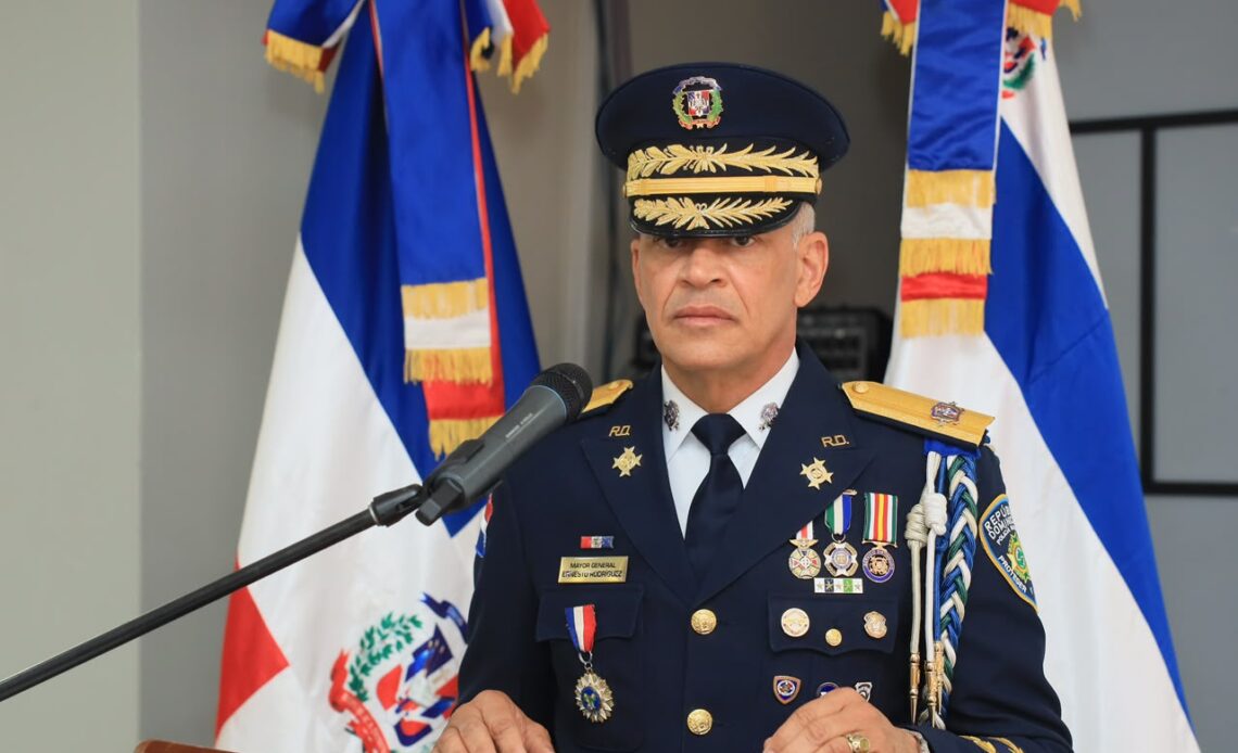 Nuevo Director de la Policía Nacional Impulsa Esfuerzos y Liderazgo entre Mandos