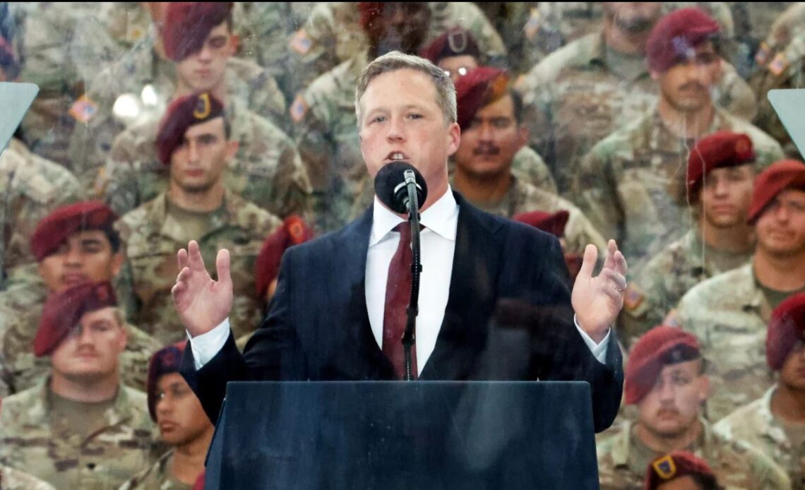 Dan Driscoll Dimite como Secretario del Ejército de EE. UU. Tras 18 Meses en el Cargo