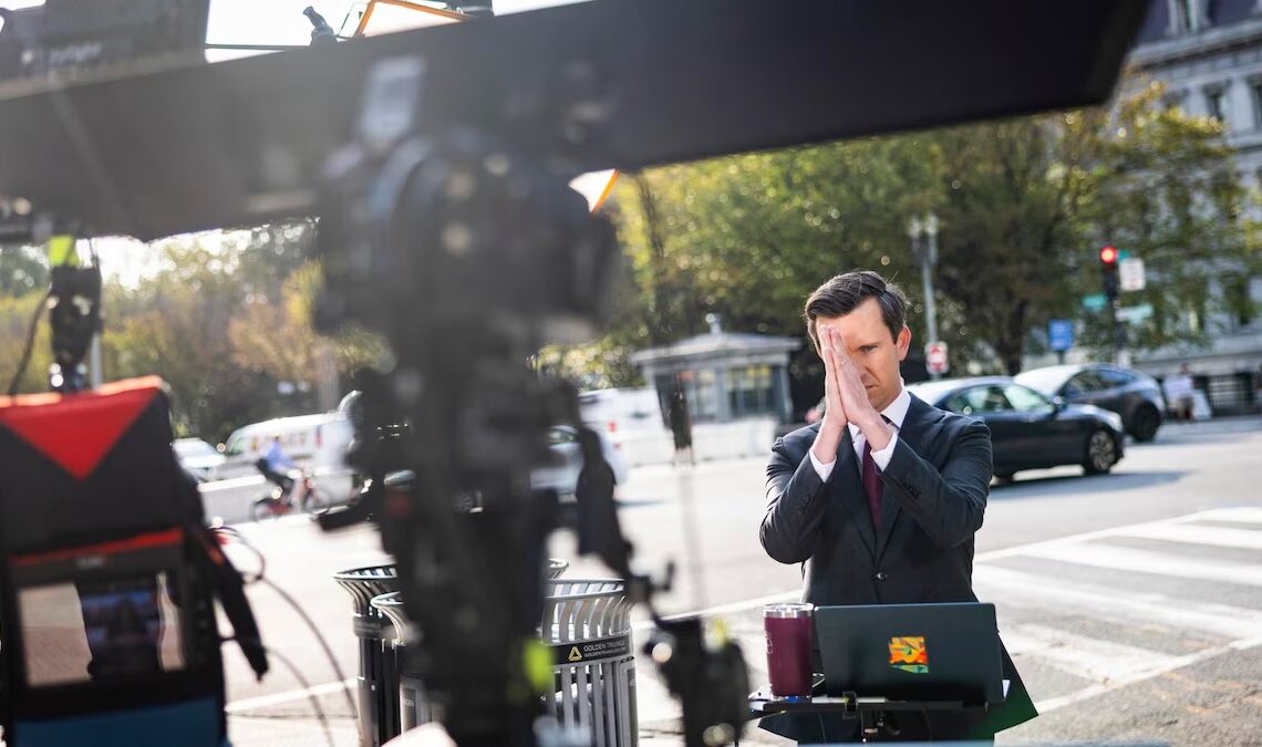 Medios de comunicación denuncian incumplimiento de orden judicial por parte de la Casa Blanca y solicitan audiencia de emergenci