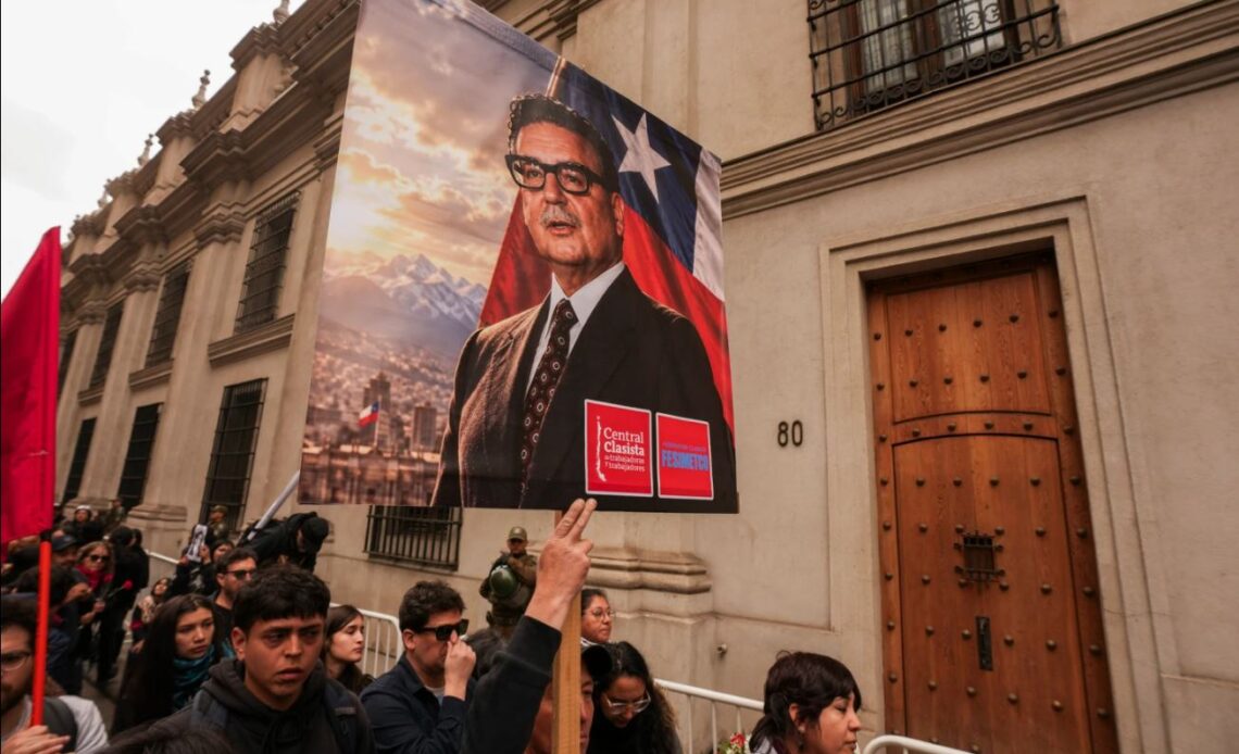Chile Conmemora 53 Años del Golpe Militar sin Actos Oficiales y con Silencio de Kast