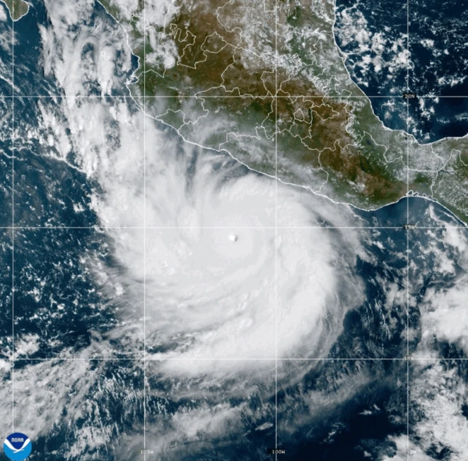 Huracán Polo: Uno de los Fenómenos Meteorológicos Más Intensos Registrados Cerca de la Costa Mexicana
