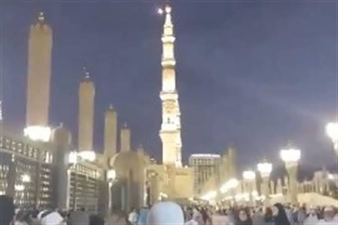 Arabia Saudí intercepta dron hutí dirigido a La Meca en medio de escalada de conflictos